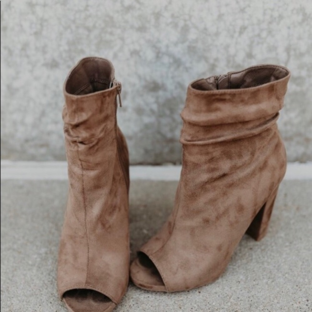 🆕LAST! Charlie Vegan Suede Peep Toe Booties - Picture 8 of 8